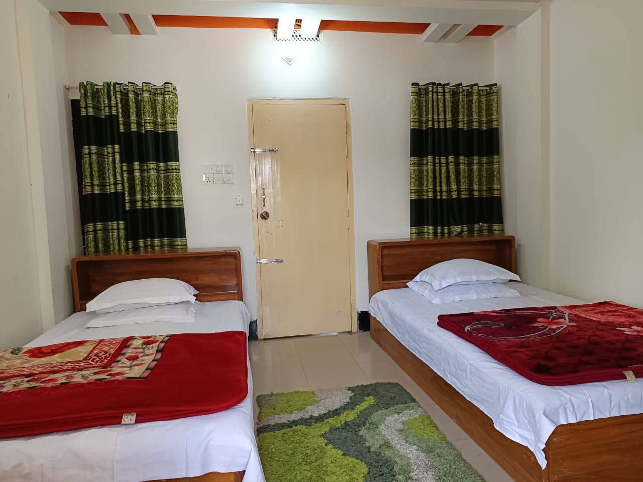 Hote The Green Valley Twin Bed (AC)